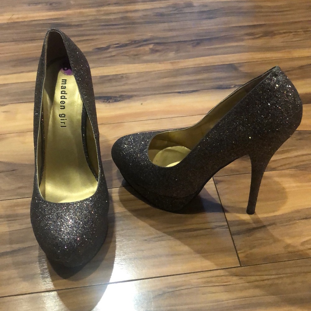 Madden Girl Sparkly Platform Pumps - Picture 3 of 6